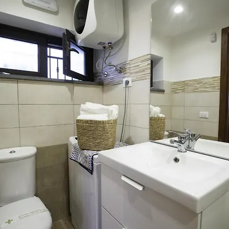 Casetta Delle Rose Sull'etna Tatil Evi *