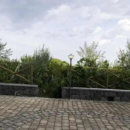 Casetta Delle Rose Sull'etna * ויאגרנדה